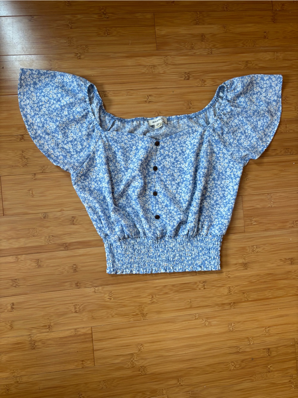Monteau Light Blue with White Flowers Short Sleeve Buttoned Blouse size XL